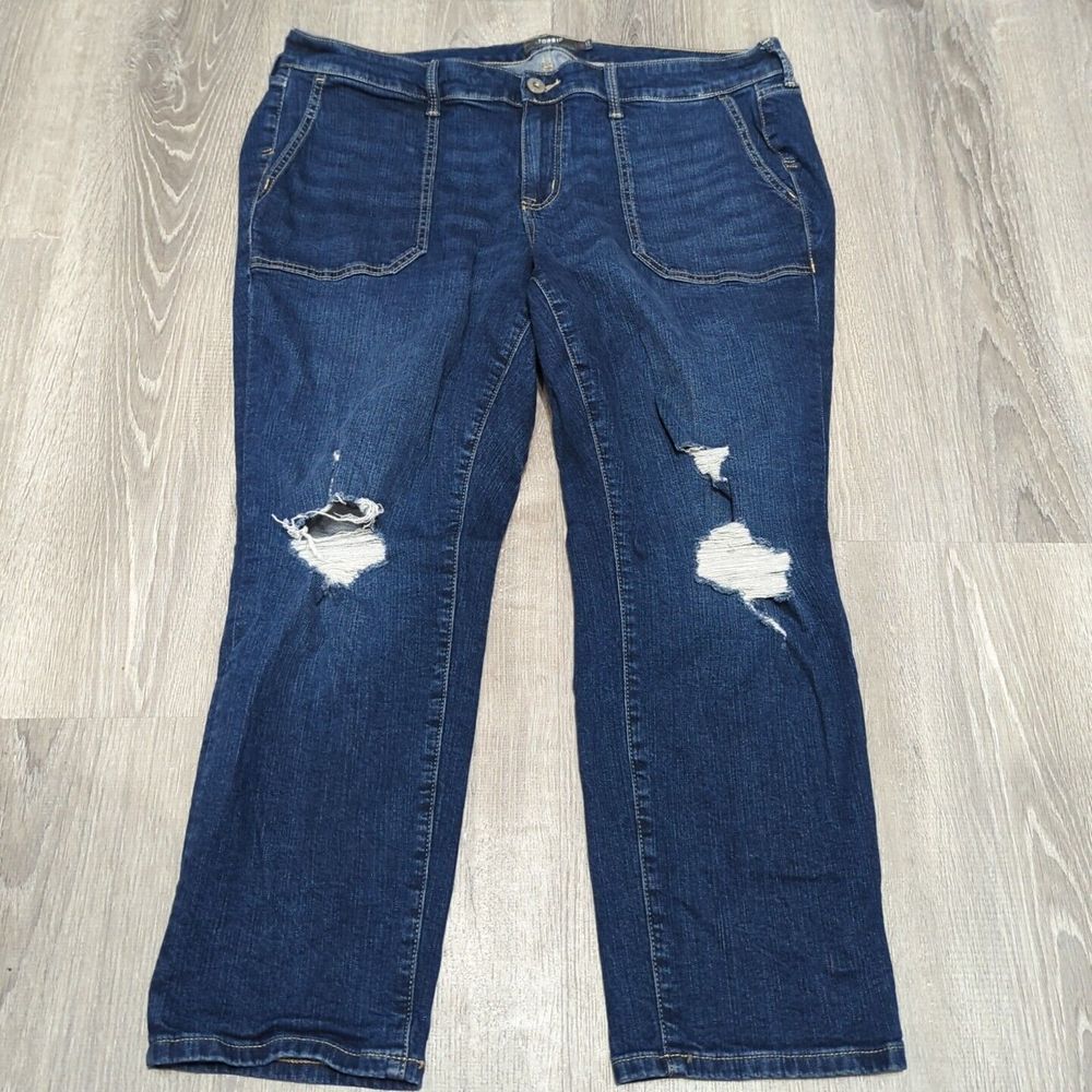 Torrid Women's Size‎ 18 Cropped Distressed Med Wash Blue Jeans 482